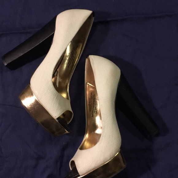 Platform heels - Picture 2 of 2